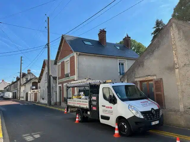 Toiture en ardoise neuve après remplacement — couverture à Bellegarde